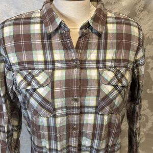 Ladies 100% cotton brown plaid button up long-sleeved shirt